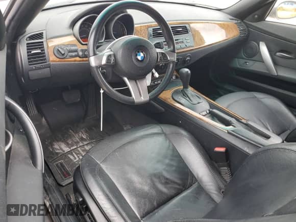 2005 BMW Z4 2.5i z VIN 4USBT33515LS56978, wystawiony jako Copart lot #52441905 z przebiegiem 65 902 mil mil oraz Szkoda całkowita • Salvage title. Historia ofert i sprzedaży dostępna na DreamBid. Obrazek 8.