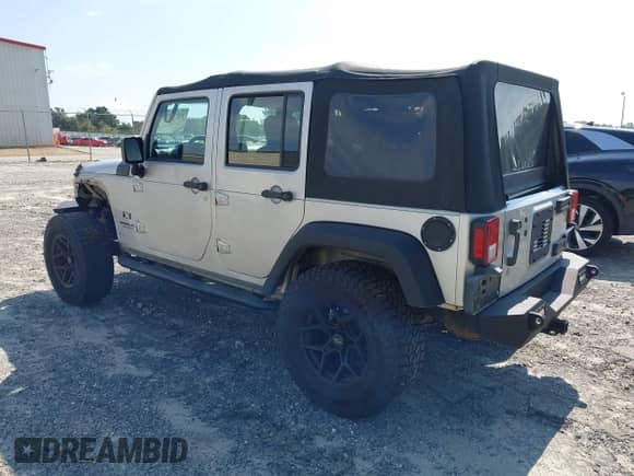 2008 Jeep Wrangler Unlimited X с VIN 1J4GB39108L550535, выставлен на аукционе IAAI как лот 43172154 с пробегом 184 101 миль миль и . История ставок и продаж доступна на DreamBid. Изображение 3.