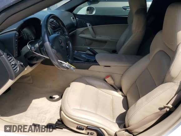 2012 Chevrolet Corvette 3LT с VIN 1G1YG2DW0C5100074, выставлен на аукционе Copart как лот 62068465 с пробегом 41 925 миль миль и Списание • Salvage title. История ставок и продаж доступна на DreamBid. Изображение 7.