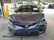 2023 Toyota Camry LE z VIN 4T1R11AK8PU778832, wystawiony jako IAAI lot #43357249 z przebiegiem 48 622 mil mil oraz . Historia ofert i sprzedaży dostępna na DreamBid. Obrazek 12.