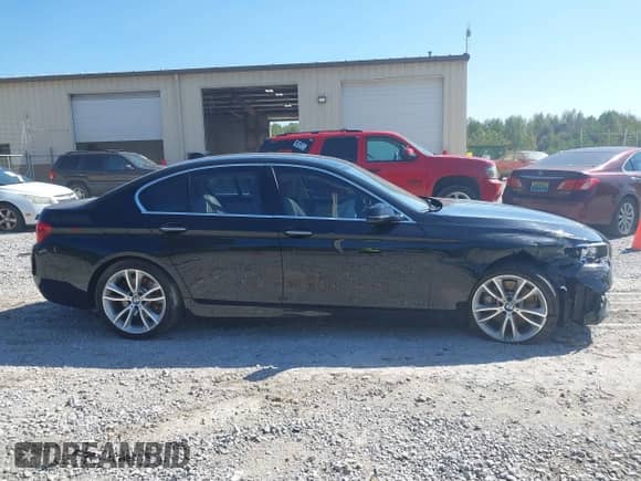 2016 BMW 5 Series 535i z VIN WBA5B1C55GG133493, wystawiony jako IAAI lot #43320525 z przebiegiem 103 470 mil mil oraz . Historia ofert i sprzedaży dostępna na DreamBid. Obrazek 14.