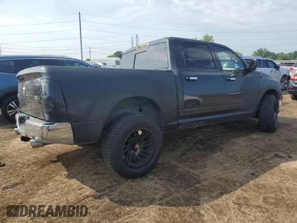 2010 Dodge 1500 ST z VIN 1D7RV1CT1AS120602, wystawiony jako Copart lot #66278115 z przebiegiem 312 155 mil mil oraz Czysty tytuł • Clean title. Historia ofert i sprzedaży dostępna na DreamBid. Obrazek 3.