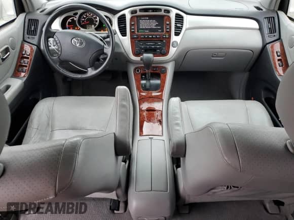 2006 Toyota Highlander Limited with VIN JTEEW21A260019385, listed as a Copart auction lot 84581515 with 225,881 mi miles and Salvage title. Bid and sale history available at DreamBid. Image 8.