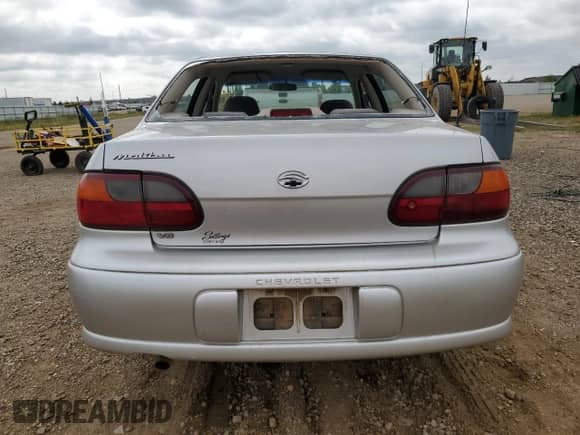 2001 Chevrolet Malibu z VIN 1G1ND52J816238067, wystawiony jako Copart lot #68225564 z przebiegiem 107 705 mil mil oraz Szkoda całkowita • Salvage title. Historia ofert i sprzedaży dostępna na DreamBid. Obrazek 6.