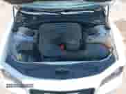2015 Chrysler 300 S с VIN 2C3CCABG8FH872326, выставлен на аукционе IAAI как лот 42449562 с пробегом 105 752 миль миль и . История ставок и продаж доступна на DreamBid. Изображение 10.