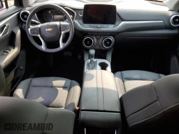 2024 Chevrolet Blazer LT z VIN 3GNKBDR48RS187940, wystawiony jako Copart lot #58941995 z przebiegiem 13 330 mil mil oraz Czysty tytuł • Clean title. Historia ofert i sprzedaży dostępna na DreamBid. Obrazek 8.