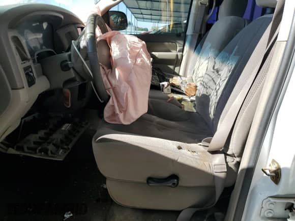 2004 Dodge 1500 SLT z VIN 1D7HA18N94S587630, wystawiony jako Copart lot #90291285 z przebiegiem Nie podano mil oraz Szkoda całkowita • Salvage title. Historia ofert i sprzedaży dostępna na DreamBid. Obrazek 7.