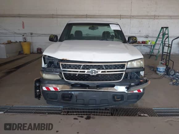 2006 Chevrolet Silverado 1500 Work Truck with VIN 3GCEC14V16G158148, listed as a IAAI auction lot 43312751 with 165,528 mi miles and . Bid and sale history available at DreamBid. Image 6.