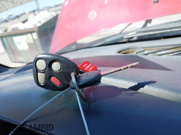 2000 Chevrolet Blazer LT z VIN 1GNDT13W1Y2358746, wystawiony jako IAAI lot #42200118 z przebiegiem 205 595 mil mil oraz . Historia ofert i sprzedaży dostępna na DreamBid. Obrazek 11.