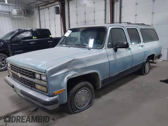 1990 Chevrolet Suburban с VIN 1GNER16K8LF134709, выставлен на аукционе IAAI как лот 42198031 с пробегом 277 772 миль миль и . История ставок и продаж доступна на DreamBid. Изображение 2.