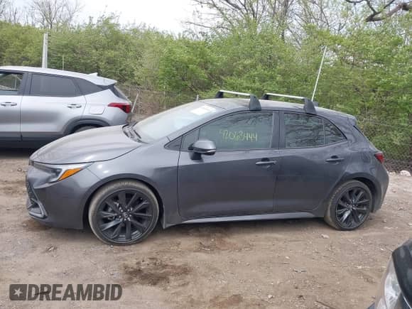 2024 Toyota Corolla XSE z VIN JTNC4MBE0R3232297, wystawiony jako IAAI lot #42063444 z przebiegiem 20 522 mil mil oraz . Historia ofert i sprzedaży dostępna na DreamBid. Obrazek 14.