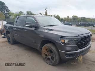 2022 Ram 1500 Big Horn z VIN 1C6RRFFG4NN454743, wystawiony jako IAAI lot #43290987 z przebiegiem 39 053 mil mil oraz . Historia ofert i sprzedaży dostępna na DreamBid. Obrazek 1.