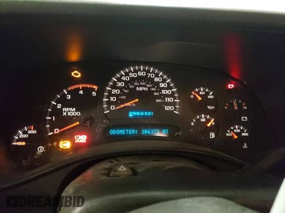 2003 Chevrolet Silverado 2500HD LS с VIN 1GCHK231X3F160630, выставлен на аукционе Copart как лот 55341204 с пробегом 306 372 миль миль и Списание • Salvage title. История ставок и продаж доступна на DreamBid. Изображение 9.