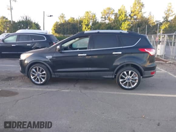 2014 Ford Escape SE с VIN 1FMCU0GX5EUC64962, выставлен на аукционе IAAI как лот 43381059 с пробегом 63 182 миль миль и . История ставок и продаж доступна на DreamBid. Изображение 14.