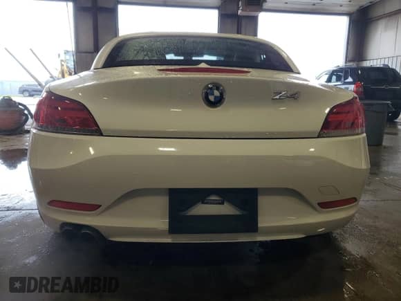 2015 BMW Z4 sDrive28i с VIN WBALL5C59FP557592, выставлен на аукционе Copart как лот 56666655 с пробегом 83 377 миль миль и Списание • Salvage title. История ставок и продаж доступна на DreamBid. Изображение 6.