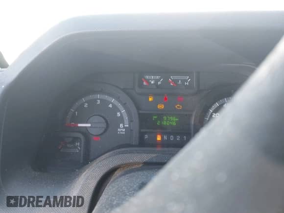 2010 Ford Econoline Cargo Commercial z VIN 1FTNE2EW7ADA32955, wystawiony jako IAAI lot #41456414 z przebiegiem 218 046 mil mil oraz . Historia ofert i sprzedaży dostępna na DreamBid. Obrazek 7.