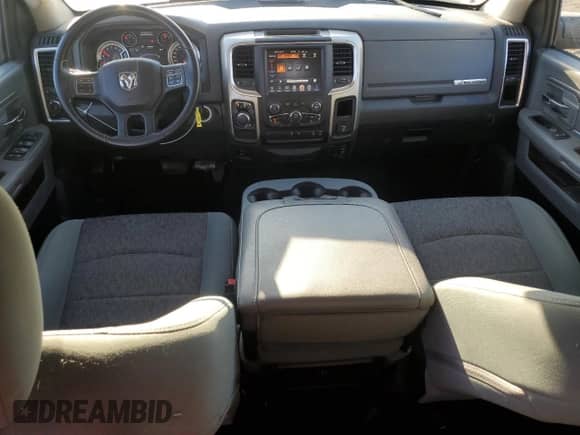 2016 Ram 1500 Big Horn z VIN 1C6RR6LM1GS333294, wystawiony jako Copart lot #81847794 z przebiegiem 43 891 mil mil oraz Szkoda całkowita • Salvage title. Historia ofert i sprzedaży dostępna na DreamBid. Obrazek 8.