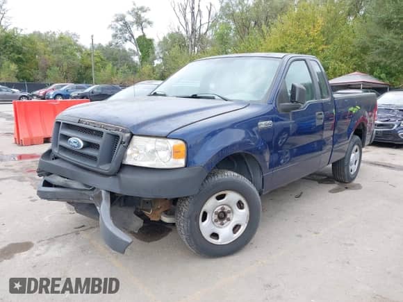 2007 Ford F-150 XL with VIN 1FTRF12297KC11416, listed as a IAAI auction lot 43347135 with 67,448 mi miles and . Bid and sale history available at DreamBid. Image 2.