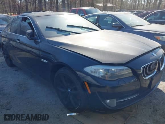 2013 BMW 5 Series 535i xDrive с VIN WBAFU7C52DDU70430, выставлен на аукционе IAAI как лот 41415393 с пробегом 152 678 миль миль и . История ставок и продаж доступна на DreamBid. Изображение 1.