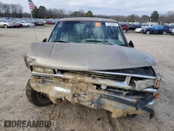 1996 Chevrolet Suburban with VIN 1GNEC16R0TJ376406, listed as a Copart auction lot 47040935 with 245,664 mi miles and Salvage title. Bid and sale history available at DreamBid. Image 5.