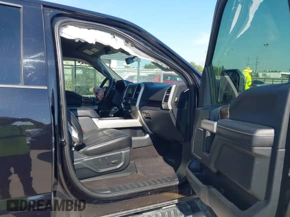 2020 Ford F-150 XL z VIN 1FTEW1E43LKF46211, wystawiony jako IAAI lot #43146730 z przebiegiem 113 762 mil mil oraz . Historia ofert i sprzedaży dostępna na DreamBid. Obrazek 5.