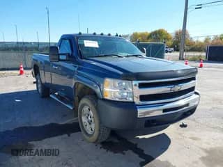 2009 Chevrolet Silverado 1500 Work Truck with VIN 1GCEK14X39Z100440, listed as a IAAI auction lot 43563820 with 105,583 mi miles and . Bid and sale history available at DreamBid. Image 1.