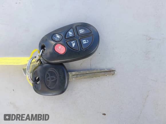 2015 Toyota Sienna SE with VIN 5TDXK3DC1FS541224, listed as a IAAI auction lot 41207154 with 146,788 mi miles and . Bid and sale history available at DreamBid. Image 11.