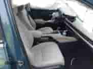 2025 Honda HR-V LX z VIN 3CZRZ2H32SM723351, wystawiony jako IAAI lot #42600038 z przebiegiem 7 530 mil mil oraz . Historia ofert i sprzedaży dostępna na DreamBid. Obrazek 5.