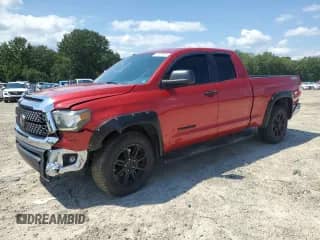 2019 Toyota Tundra SR с VIN 5TFRM5F10KX137717, выставлен на аукционе Copart как лот 71129715 с пробегом 141 163 миль миль и Списание • Salvage title. История ставок и продаж доступна на DreamBid. Изображение 1.