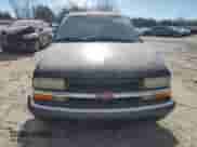 1998 Chevrolet Blazer LT z VIN 1GNDT13W6W2289906, wystawiony jako Copart lot #45766225 z przebiegiem 128 499 mil mil oraz Czysty tytuł • Clean title. Historia ofert i sprzedaży dostępna na DreamBid. Obrazek 5.