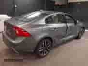 2018 Volvo S60 Dynamic с VIN YV140MTL8J2461042, выставлен на аукционе IAAI как лот 42093883 с пробегом 24 374 миль миль и . История ставок и продаж доступна на DreamBid. Изображение 4.
