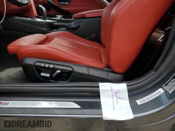 2018 BMW 4 Series 430i xDrive z VIN WBA4W5C54JAE43333, wystawiony jako Copart lot #66379045 z przebiegiem Nie podano mil oraz Szkoda całkowita • Salvage title. Historia ofert i sprzedaży dostępna na DreamBid. Obrazek 12.