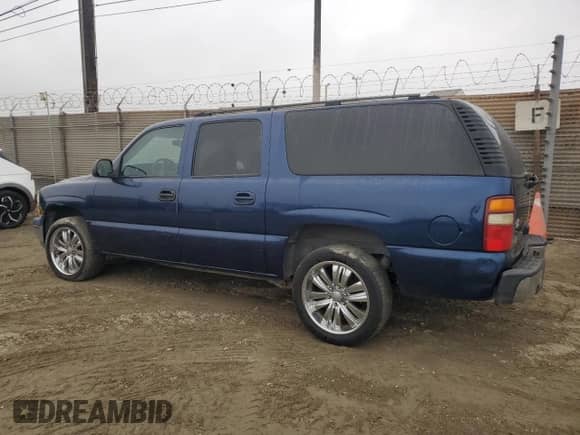 2002 Chevrolet Suburban LT with VIN 3GNEC16T12G241527, listed as a Copart auction lot 86607204 with 250,363 mi miles and Clean title. Bid and sale history available at DreamBid. Image 2.