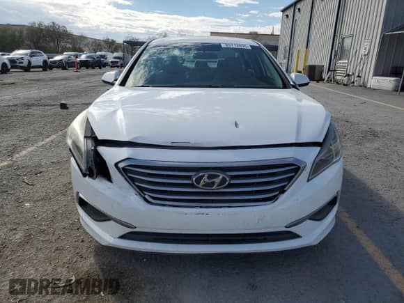 2017 Hyundai Sonata SE z VIN 5NPE24AF8HH560387, wystawiony jako Copart lot #85712635 z przebiegiem 122 284 mil mil oraz Szkoda całkowita • Salvage title. Historia ofert i sprzedaży dostępna na DreamBid. Obrazek 5.