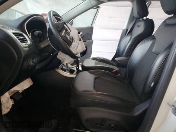 2019 Jeep Compass Latitude с VIN 3C4NJDBB9KT597566, выставлен на аукционе Copart как лот 71518005 с пробегом 70 562 миль миль и Списание • Salvage title. История ставок и продаж доступна на DreamBid. Изображение 7.