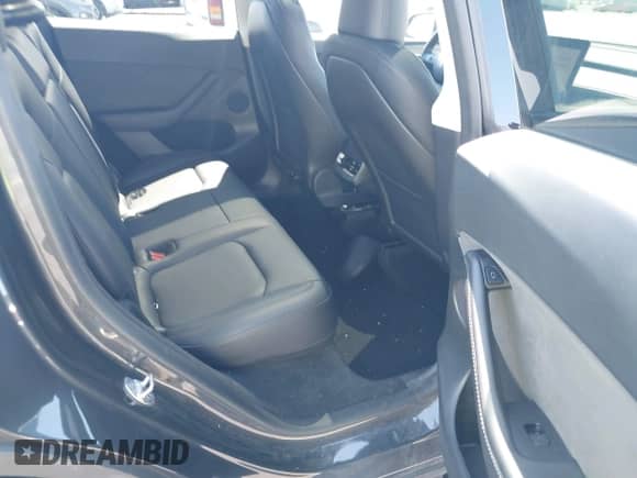 2024 Tesla Model Y с VIN 7SAYGDEDXRF050391, выставлен на аукционе IAAI как лот 43327993 с пробегом 60 206 миль миль и . История ставок и продаж доступна на DreamBid. Изображение 8.