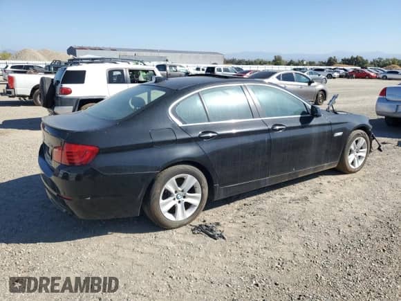 2013 BMW 5 Series 528i с VIN WBAXG5C59DDY32155, выставлен на аукционе Copart как лот 83829965 с пробегом 169 741 миль миль и Чистый • Clean title. История ставок и продаж доступна на DreamBid. Изображение 3.