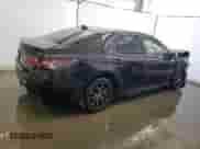 2021 Toyota Camry SE Nightshade z VIN 4T1G11AK8MU587902, wystawiony jako Copart lot #69937315 z przebiegiem 88 231 mil mil oraz Czysty tytuł • Clean title. Historia ofert i sprzedaży dostępna na DreamBid. Obrazek 3.