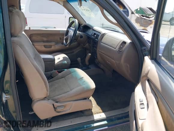 2001 Toyota Tacoma с VIN 5TEWN72NX1Z770253, выставлен на аукционе IAAI как лот 42629142 с пробегом 311 298 миль миль и . История ставок и продаж доступна на DreamBid. Изображение 5.