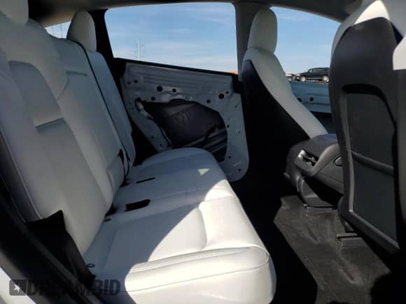 2022 Tesla Model Y Long Range с VIN 7SAYGDEE4NF339544, выставлен на аукционе Copart как лот 84565635 с пробегом 54 231 миль миль и Списание • Salvage title. История ставок и продаж доступна на DreamBid. Изображение 10.