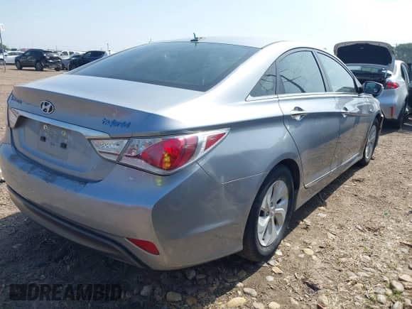 2015 Hyundai Sonata Limited with VIN KMHEC4A49FA123879, listed as a IAAI auction lot 41918894 with Not provided miles and . Bid and sale history available at DreamBid. Image 4.