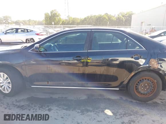 2014 Toyota Camry SE с VIN 4T1BF1FK2EU823028, выставлен на аукционе IAAI как лот 43359704 с пробегом 181 246 миль миль и . История ставок и продаж доступна на DreamBid. Изображение 14.