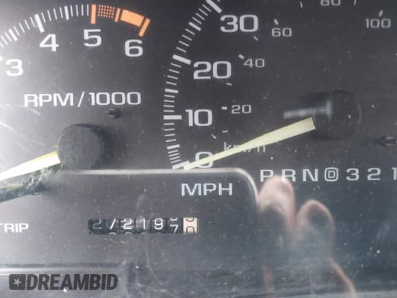 1996 Chevrolet Suburban с VIN 1GNFK16R4TJ323375, выставлен на аукционе IAAI как лот 41483863 с пробегом 272 197 миль миль и . История ставок и продаж доступна на DreamBid. Изображение 7.