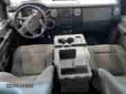 2011 Ford F-250 XL z VIN 1FT7W2BT3BEC85797, wystawiony jako Copart lot #71723205 z przebiegiem 261 800 mil mil oraz Czysty tytuł • Clean title. Historia ofert i sprzedaży dostępna na DreamBid. Obrazek 8.