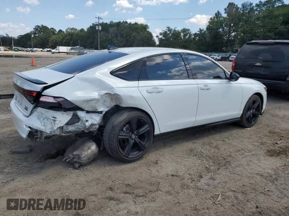 2024 Honda Accord Sport-L with VIN 1HGCY2F79RA044609, listed as a Copart auction lot 70127795 with 41,668 mi miles and Salvage title. Bid and sale history available at DreamBid. Image 3.