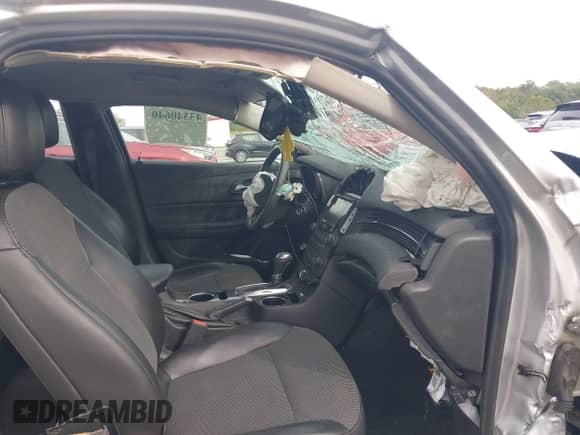 2015 Chevrolet Malibu LT z VIN 1G11C5SL0FF322443, wystawiony jako IAAI lot #43340640 z przebiegiem 149 026 mil mil oraz . Historia ofert i sprzedaży dostępna na DreamBid. Obrazek 5.