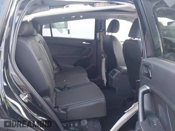 2024 Volkswagen Tiguan SE с VIN 3VVMB7AX6RM176241, выставлен на аукционе IAAI как лот 41835966 с пробегом 2 269 миль миль и . История ставок и продаж доступна на DreamBid. Изображение 8.