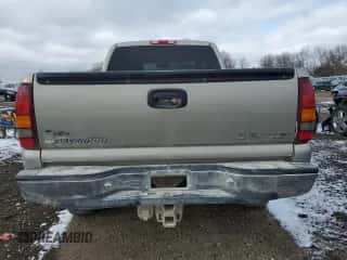 2000 Chevrolet Silverado 2500 LS с VIN 1GCGK29U9YE403483, выставлен на аукционе Copart как лот 81911984 с пробегом 150 244 миль миль и Списание • Salvage title. История ставок и продаж доступна на DreamBid. Изображение 6.