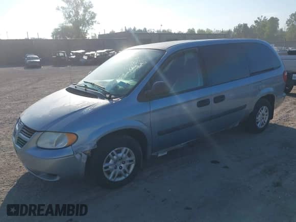 2005 Dodge Caravan SE with VIN 1D4GP24R15B369611, listed as a IAAI auction lot 43200175 with 89,668 mi miles and . Bid and sale history available at DreamBid. Image 2.
