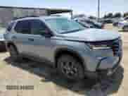 2023 Honda Pilot TrailSport z VIN 5FNYG1H62PB022686, wystawiony jako Copart lot #61501465 z przebiegiem 32 095 mil mil oraz Szkoda całkowita • Salvage title. Historia ofert i sprzedaży dostępna na DreamBid. Obrazek 4.